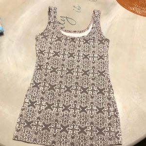 Form shaping razor back tank